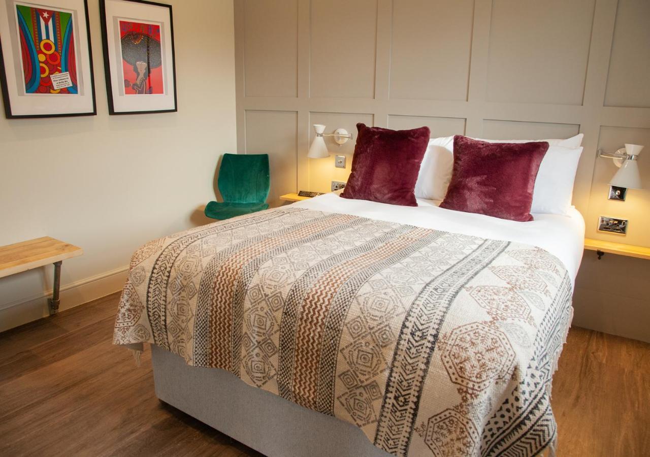 The Kings Arms Hotel Malmesbury Zimmer foto