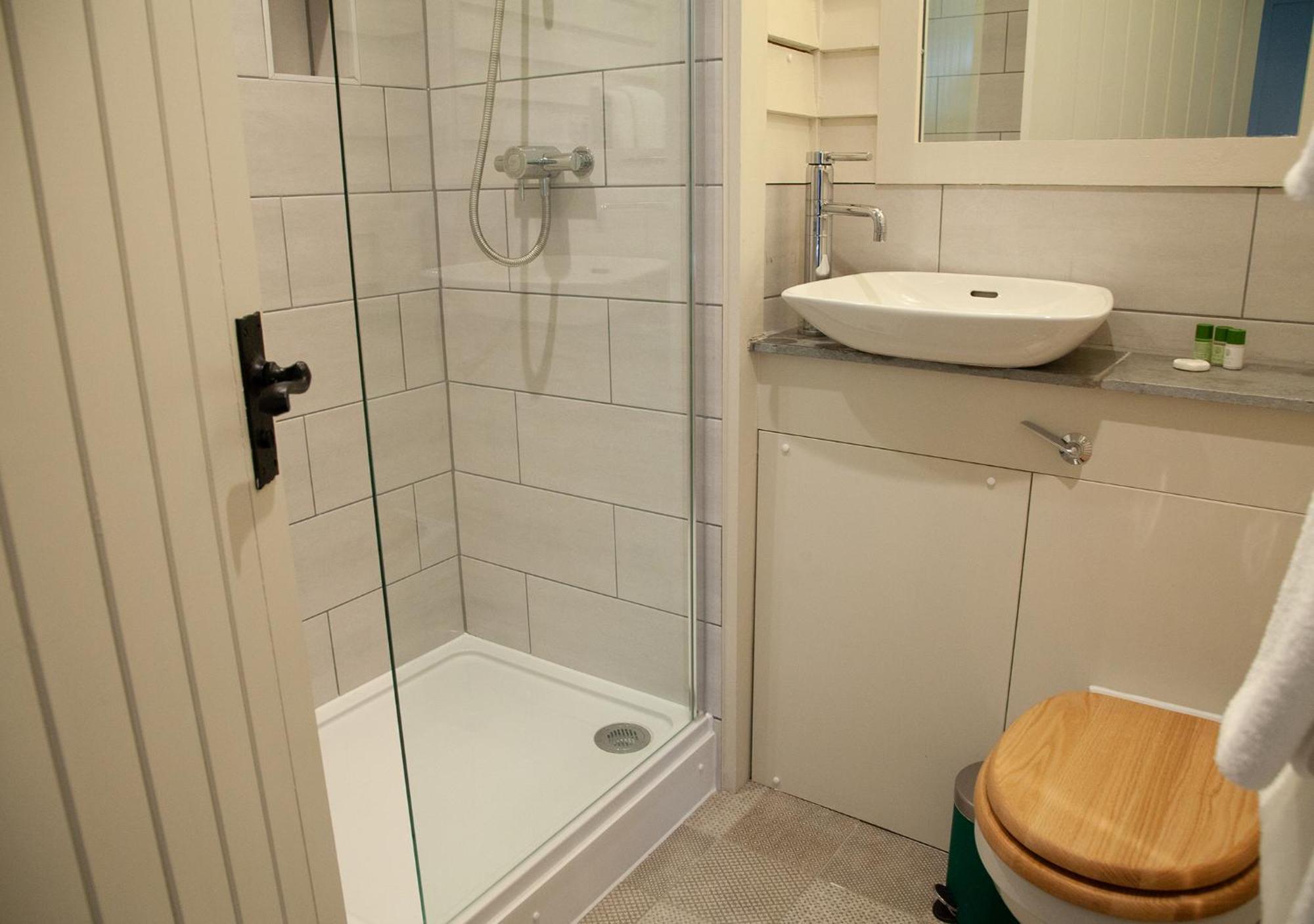 The Kings Arms Hotel Malmesbury Zimmer foto